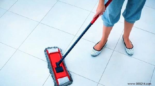 5 Proven Homemade Recipes for Spotless, Shiny, Streak-Free Tiles