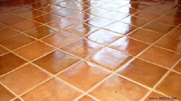5 Proven Homemade Recipes for Spotless, Shiny, Streak-Free Tiles