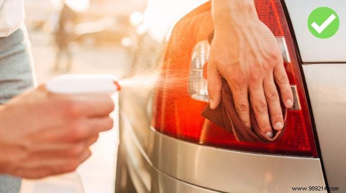 6 Proven White Vinegar Hacks for a Spotless Car – Effortless Maintenance Tips