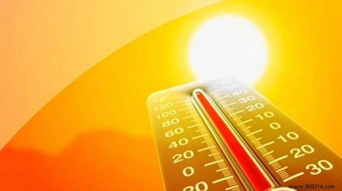 12 Proven Ways to Cool a Room Without a Fan or AC – Expert-Tested Tips