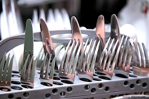 The Proper Way to Load Cutlery in Your Dishwasher for Safety and Spotless Results