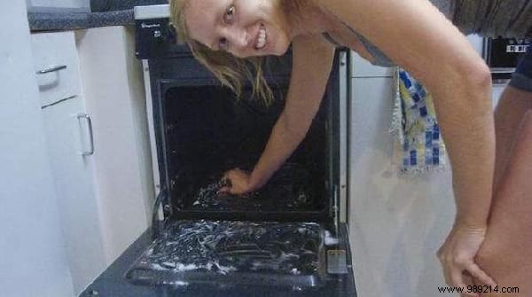 13 Proven Natural Recipes to Clean a Grimy Oven Without Endless Scrubbing