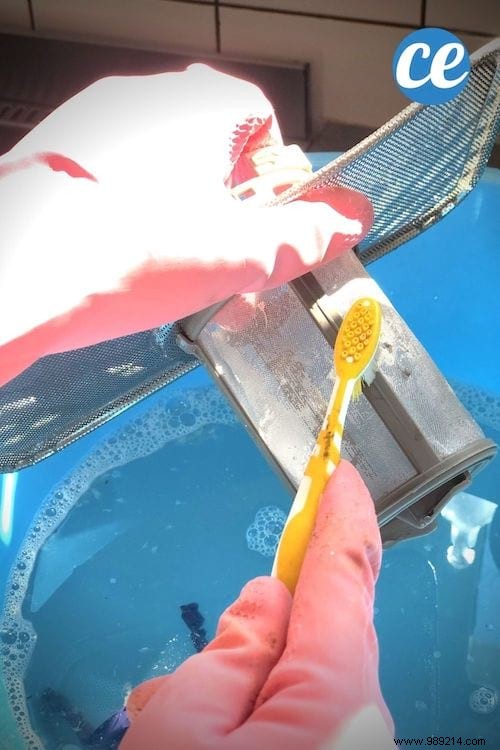 How to Deep Clean a Smelly Dishwasher in 3 Simple Steps