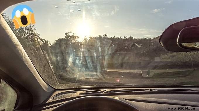 Streak-Free Interior Windshield Cleaning: Proven DIY Recipe for Crystal Clear Visibility