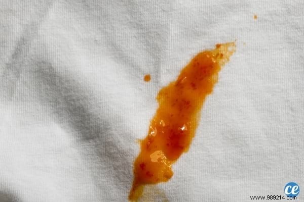 7 Proven Natural Methods to Remove Stains from Tablecloths Effortlessly