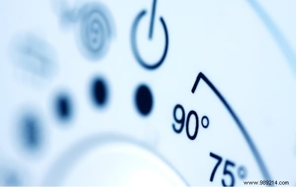 Powder vs. Liquid Laundry Detergent: Expert Guide to Choosing the Best for Your Clothes and Machine