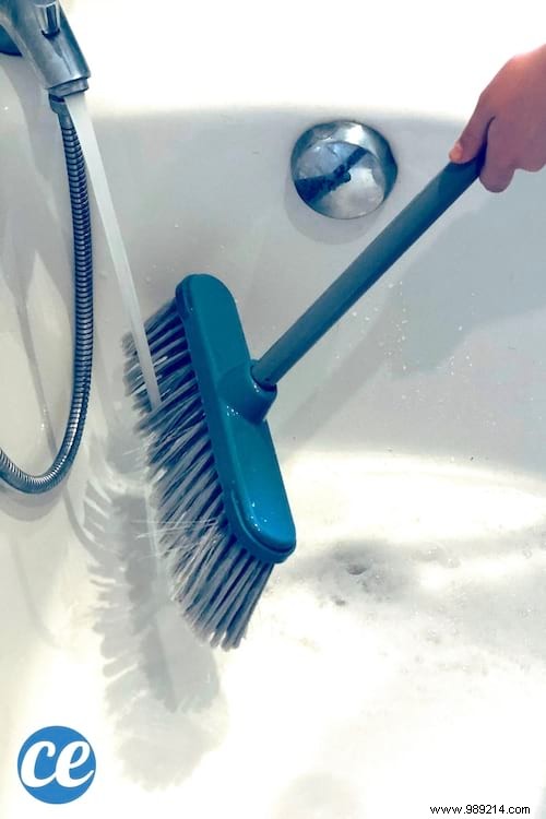 My Proven No-Bend Bathtub Cleaning Hack: Broom and Dish Soap