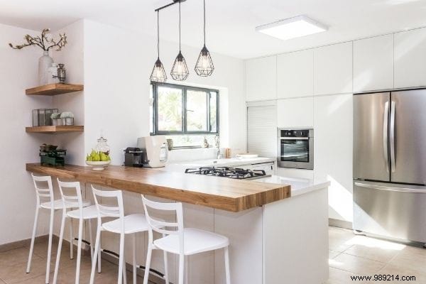 Declutter Your Home: 100 Everyday Items to Toss Room-by-Room for Instant Space