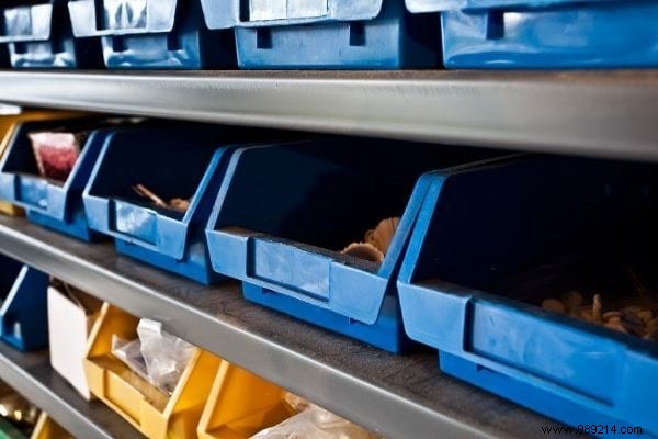 Declutter Your Home: 100 Everyday Items to Toss Room-by-Room for Instant Space