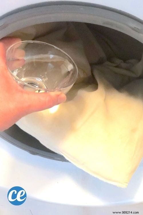 How to Naturally Whiten Yellowed Pillows Without Bleach: A Proven Home Method