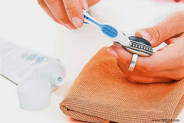 13 Proven Toothpaste Cleaning Hacks for Everyday Household Tasks