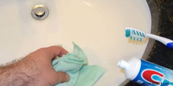 19 Proven Natural Tips to Clean Your Shower Cabin Effortlessly and Keep It Spotless