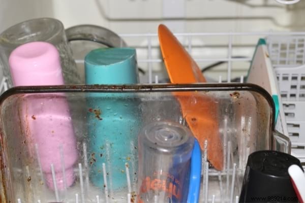 22 Proven White Vinegar Cleaning Hacks for a Spotless Home