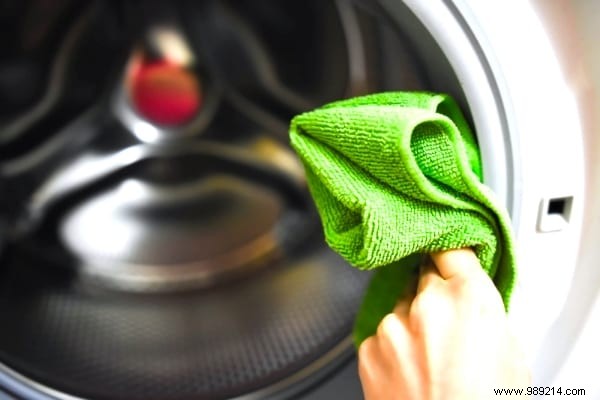 15 Common Washing Machine Mistakes That Damage Your Clothes – Expert Fixes