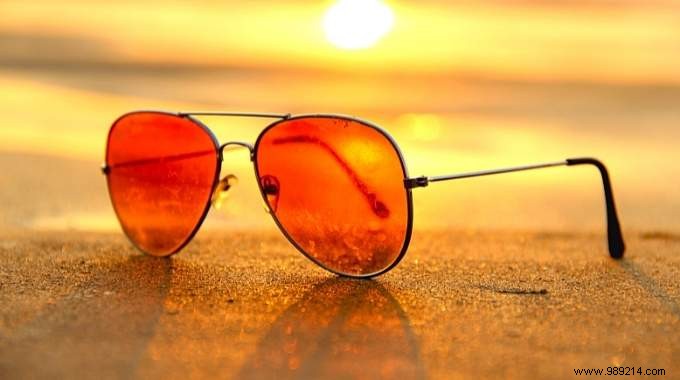 Optician s Proven Tip: Clean Sunglasses That Stay Spotless 3x Longer