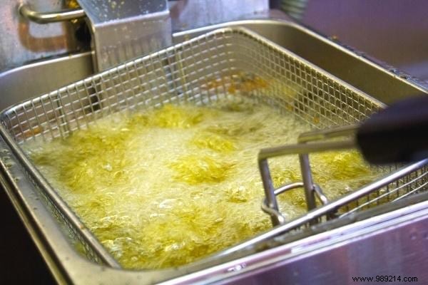 9 Proven Natural Ways to Eliminate Frying Smells at Home and Freshen Your Kitchen Fast