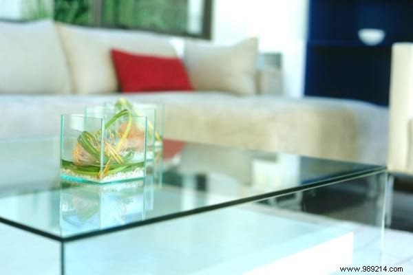 5 Expert Ways to Clean Glass Tables Streak-Free Using Natural Methods