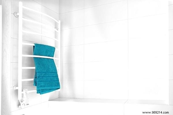 8 Proven Tips to Eliminate Humidity in a Windowless Bathroom