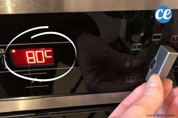 Effortless Overnight Oven Cleaning: A Proven Natural Vinegar Method