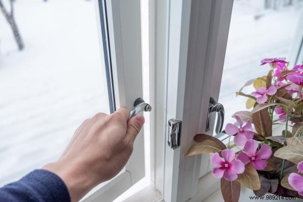 17 Proven Tips to Eliminate Window Condensation and Prevent Mold