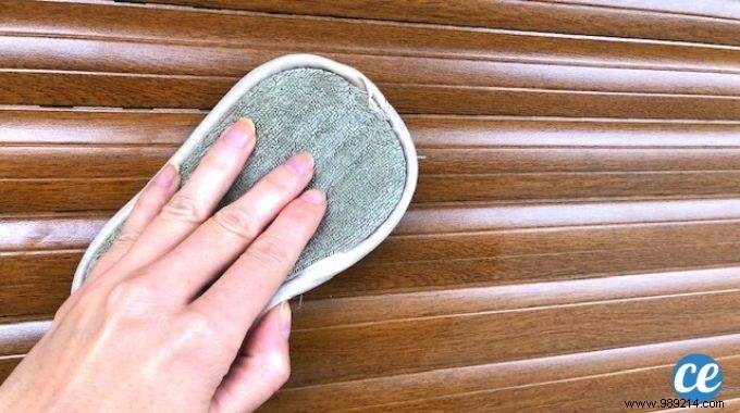 Easy, Chemical-Free Guide to Cleaning Roller Shutters: Pro Tips for Wood, Aluminum, and PVC