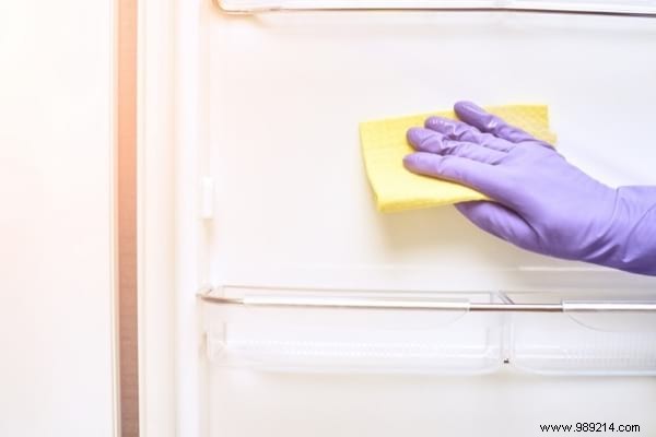 8 Expert Tips to Eliminate Fridge Condensation Quickly and Easily