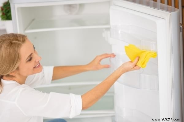 8 Expert Tips to Eliminate Fridge Condensation Quickly and Easily