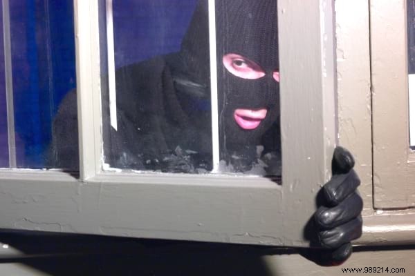 17 Police-Recommended Tips to Prevent Home Burglaries