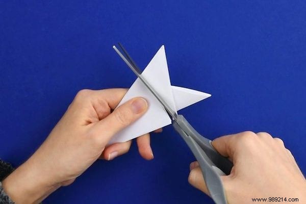 How to Make Paper Snowflakes: Easy 5-Minute Christmas Tutorial with 9 Free Patterns