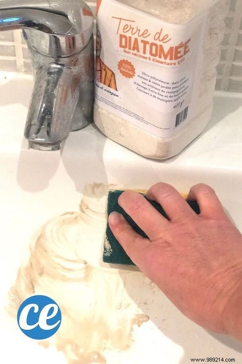 20 Proven Uses for Diatomaceous Earth: Natural Pest Control, Cleaning, Gardening, and Health Benefits