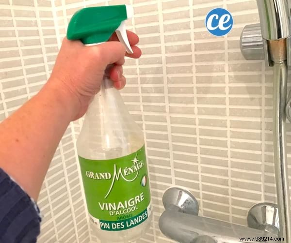 20 Proven White Vinegar Uses: Expert Cleaning Hacks for Home, Garden, and Beauty