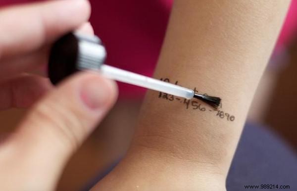 Police Safety Tip: Write Your Phone Number on Your Child s Arm Before Crowded Outings