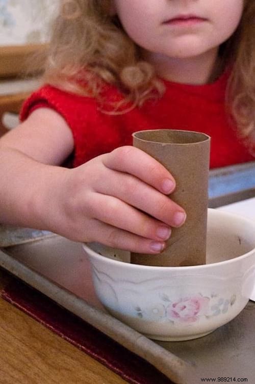 Fun Kids  Craft: DIY Painting Stamps from Toilet Paper Rolls