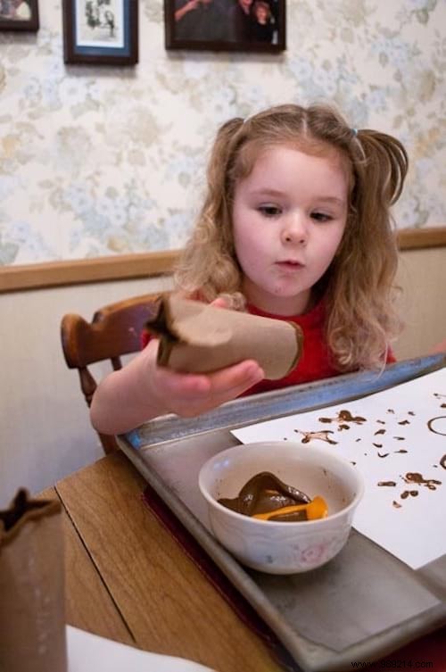 Fun Kids  Craft: DIY Painting Stamps from Toilet Paper Rolls