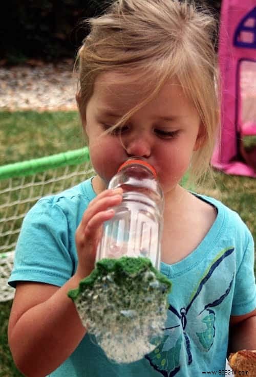 Easy DIY Bubble Blower: The Kid-Approved Craft for Endless Fun