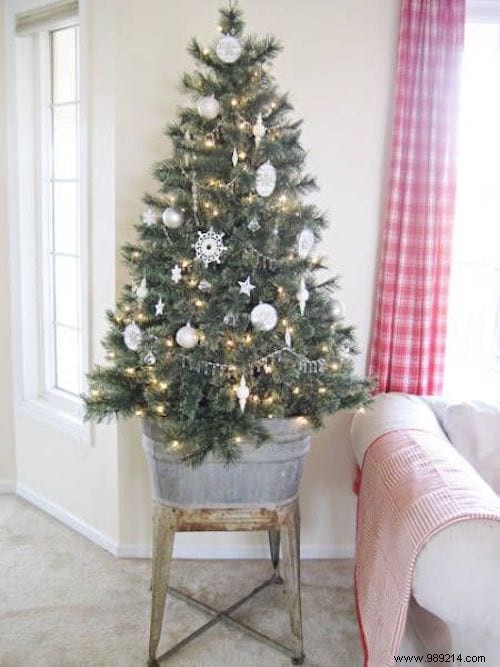 39 Easy DIY Christmas Decorations for a Magical Fairytale Home