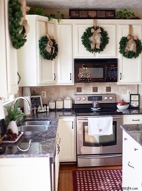 39 Easy DIY Christmas Decorations for a Magical Fairytale Home