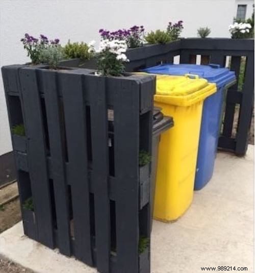 28 Proven DIY Ways to Hide Outdoor Trash Cans and Elevate Your Curb Appeal