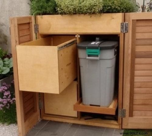 28 Proven DIY Ways to Hide Outdoor Trash Cans and Elevate Your Curb Appeal