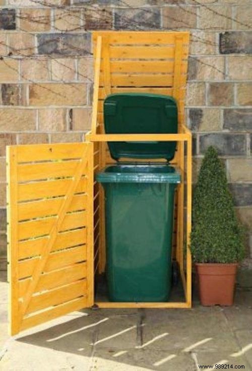 28 Proven DIY Ways to Hide Outdoor Trash Cans and Elevate Your Curb Appeal