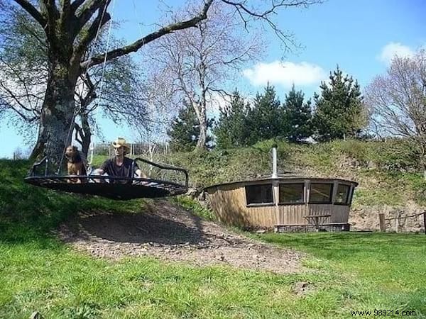 19 Genius Ways to Repurpose Your Old Trampoline in the Garden