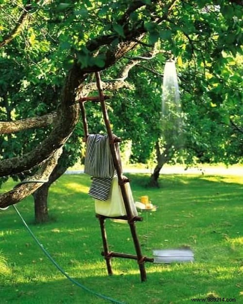 26 Easy DIY Outdoor Shower Ideas for Summer Refreshment