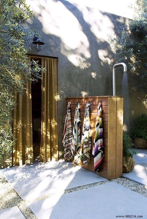 26 Easy DIY Outdoor Shower Ideas for Summer Refreshment