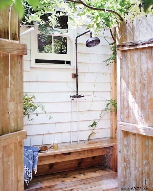 26 Easy DIY Outdoor Shower Ideas for Summer Refreshment
