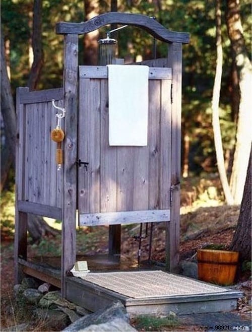 26 Easy DIY Outdoor Shower Ideas for Summer Refreshment