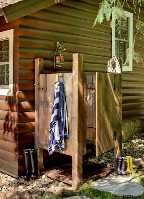26 Easy DIY Outdoor Shower Ideas for Summer Refreshment