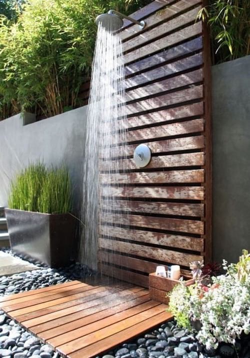 26 Easy DIY Outdoor Shower Ideas for Summer Refreshment