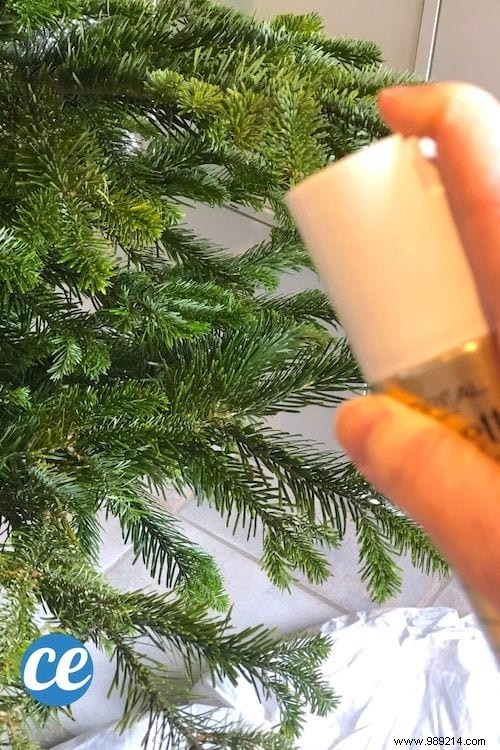 Easy DIY Snowy Christmas Tree: Baking Soda and Hairspray Trick