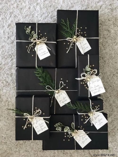 25 Easy, Creative & Budget-Friendly Christmas Gift Wrapping Ideas