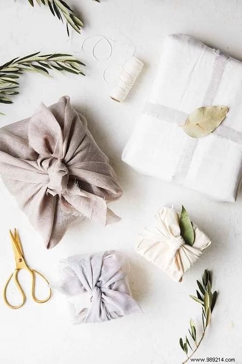 25 Easy, Creative & Budget-Friendly Christmas Gift Wrapping Ideas